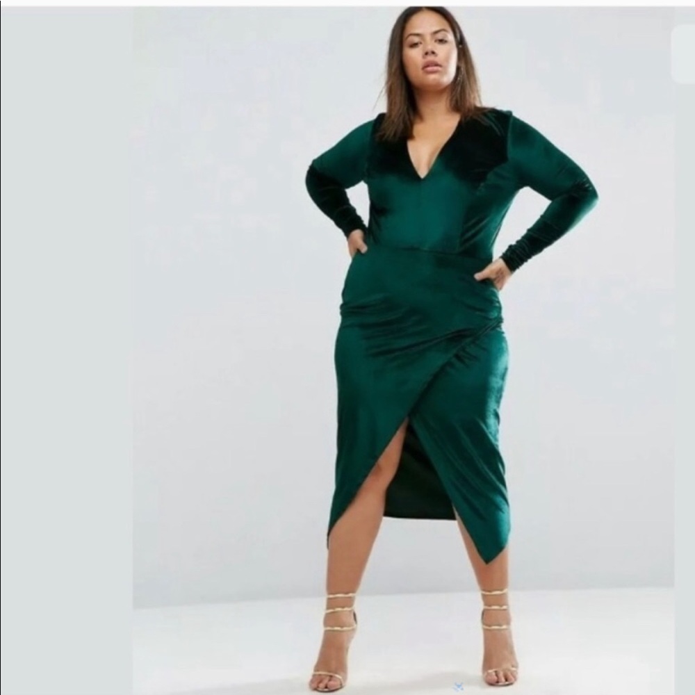 ASOS Curve Club L Dress
Velvet Material